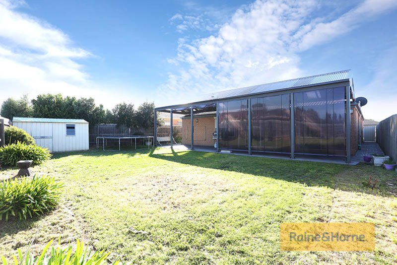 Photo - 3 Turia Grove, Roxburgh Park VIC 3064 - Image 10