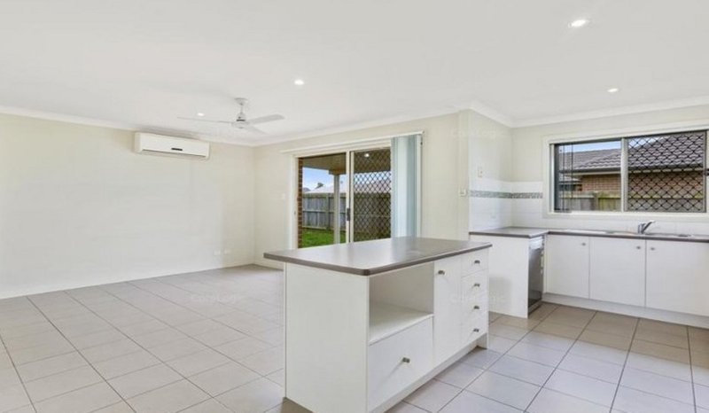 Photo - 3 Turtle Court, Ningi QLD 4511 - Image 2