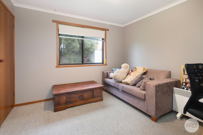 Photo - 3 Ulswater Road, Wendouree VIC 3355 - Image 6