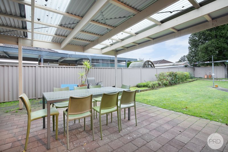 Photo - 3 Ulswater Road, Wendouree VIC 3355 - Image 9