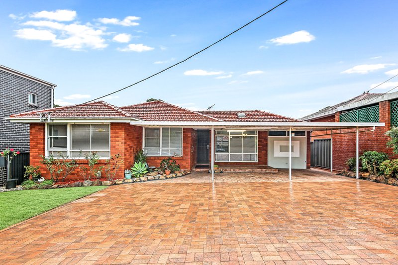 3 Universal Avenue, Georges Hall NSW 2198