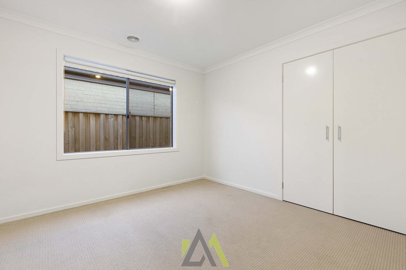 Photo - 3 Valentine Lane, Cranbourne North VIC 3977 - Image 8