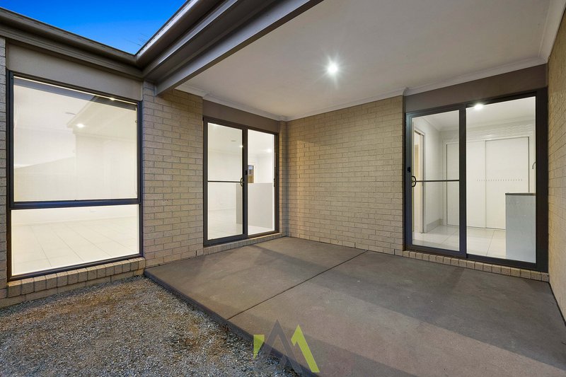 Photo - 3 Valentine Lane, Cranbourne North VIC 3977 - Image 12