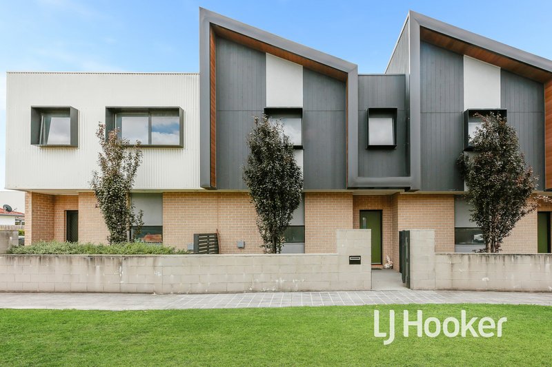 3 Valrena Way, Pakenham VIC 3810