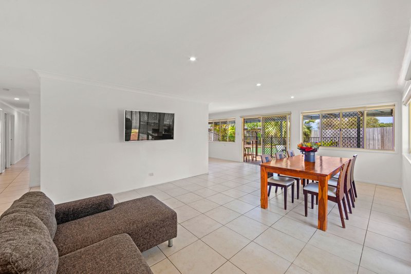 Photo - 3 Vanimo Court, Runaway Bay QLD 4216 - Image 4