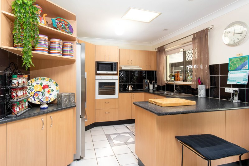 Photo - 3 Veronica Avenue, Daisy Hill QLD 4127 - Image 4