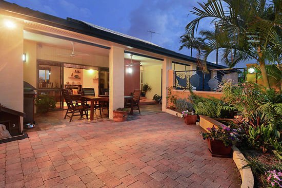 Photo - 3 Vicki Place, Wishart QLD 4122 - Image 3