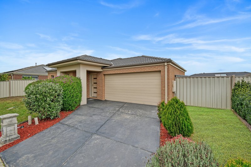 Photo - 3 Victory Drive, Pakenham VIC 3810 - Image 2