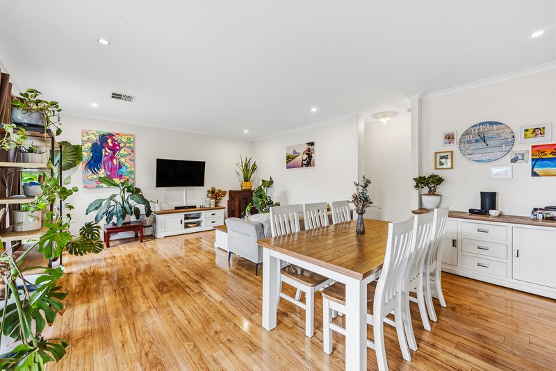 Photo - 3 Vidler Street, Cloverdale WA 6105 - Image 4