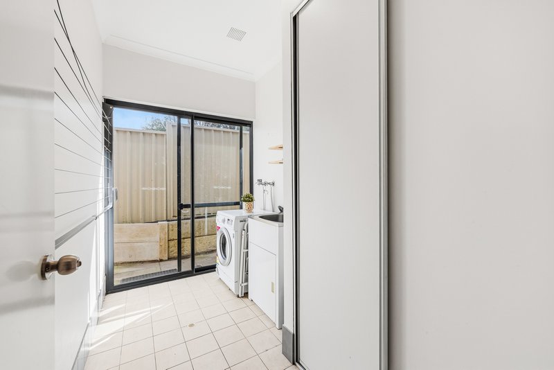 Photo - 3 Vidler Street, Cloverdale WA 6105 - Image 5