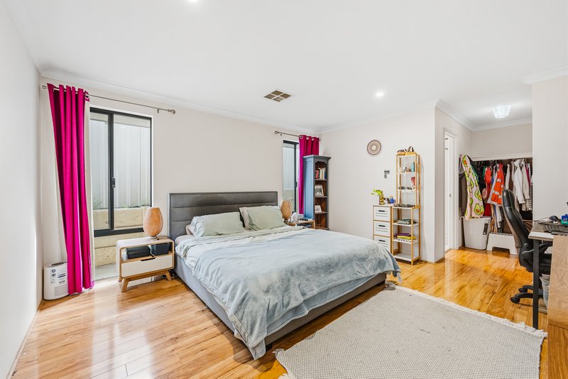 Photo - 3 Vidler Street, Cloverdale WA 6105 - Image 11