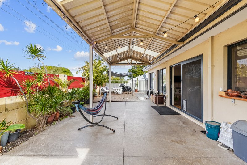 Photo - 3 Vidler Street, Cloverdale WA 6105 - Image 13