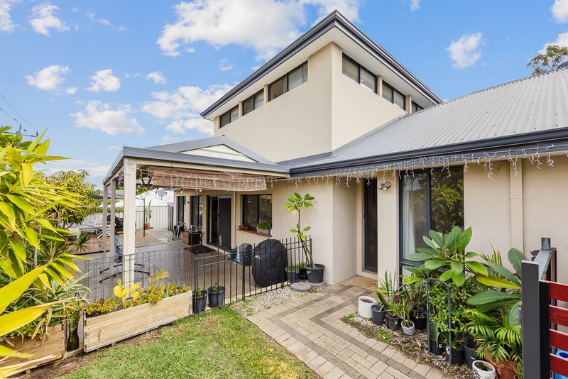 Photo - 3 Vidler Street, Cloverdale WA 6105 - Image 15