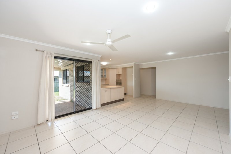 Photo - 3 Voss Court, Millbank QLD 4670 - Image 4