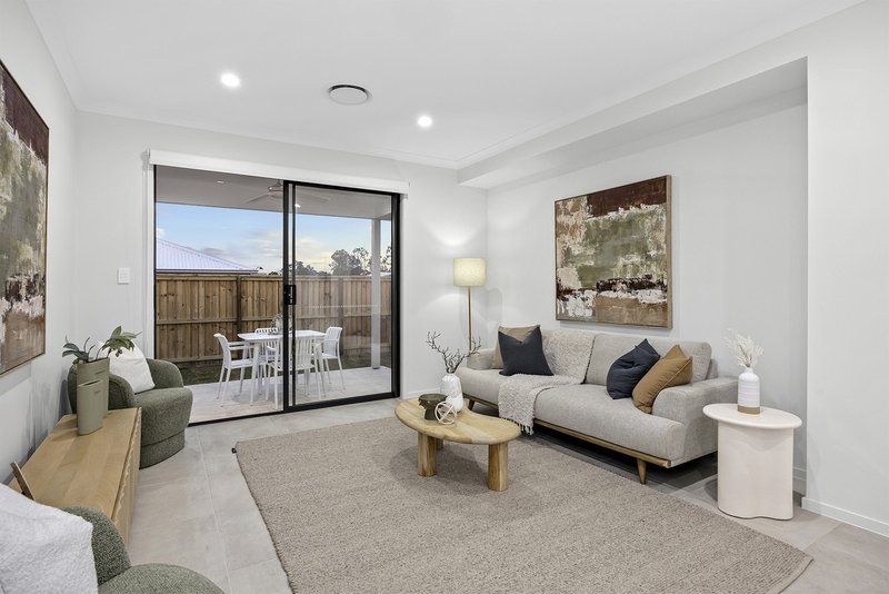Photo - 3 Walker Street, Park Ridge QLD 4125 - Image 7