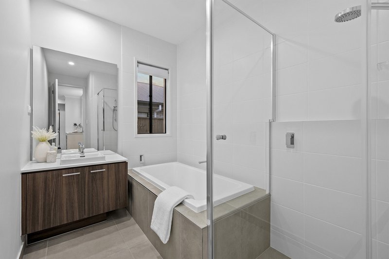 Photo - 3 Walker Street, Park Ridge QLD 4125 - Image 15