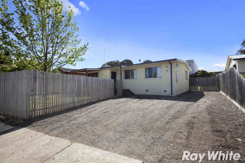 Photo - 3 Wallara Crescent, Bundoora VIC 3083 - Image 2