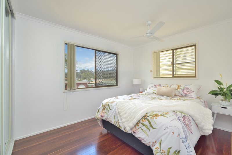 Photo - 3 Waratah Street, Kin Kora QLD 4680 - Image 6