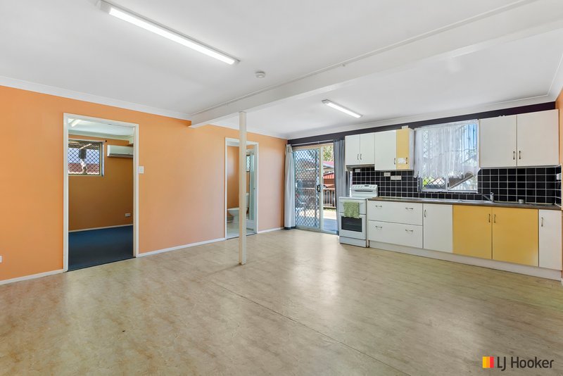 Photo - 3 Ward Street, Gracemere QLD 4702 - Image 4