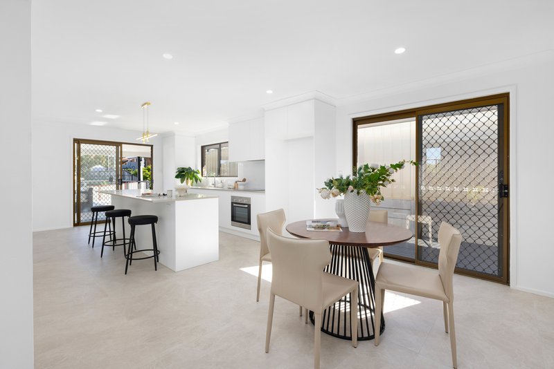 Photo - 3 Warrandah Street, Rochedale South QLD 4123 - Image 7