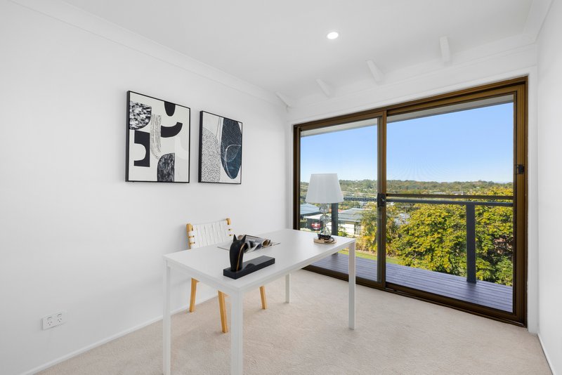 Photo - 3 Warrandah Street, Rochedale South QLD 4123 - Image 12