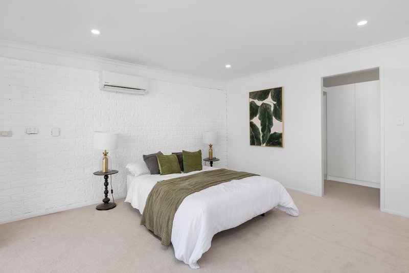 Photo - 3 Warrandah Street, Rochedale South QLD 4123 - Image 14