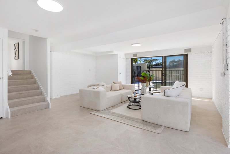 Photo - 3 Warrandah Street, Rochedale South QLD 4123 - Image 17