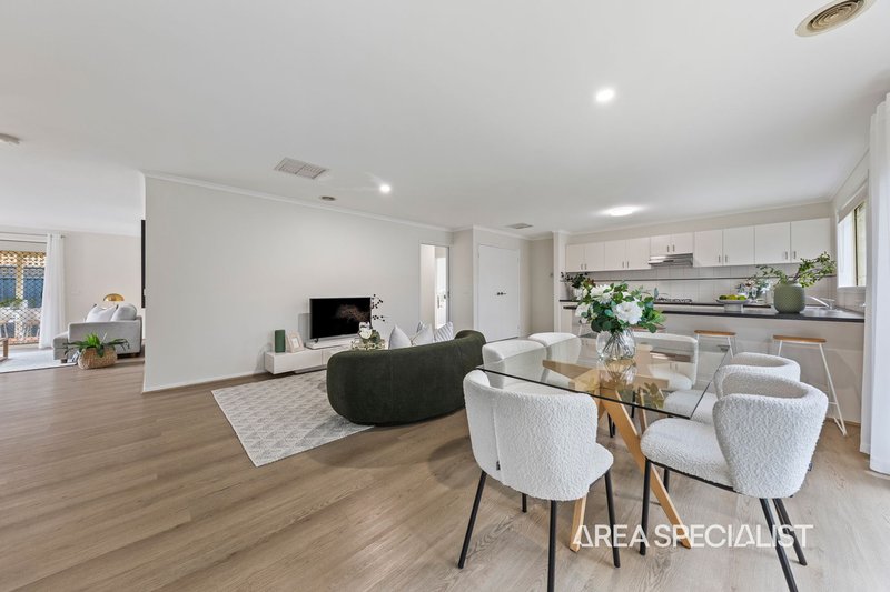 Photo - 3 Wattle Close, Pakenham VIC 3810 - Image 5