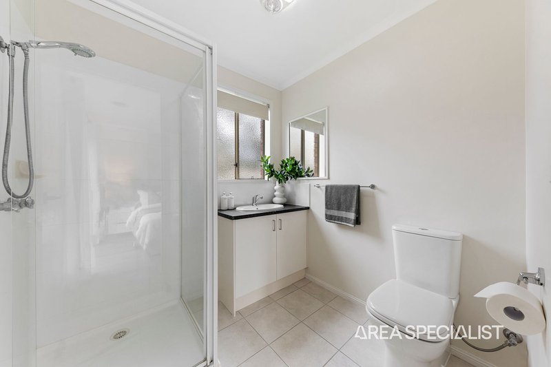 Photo - 3 Wattle Close, Pakenham VIC 3810 - Image 8