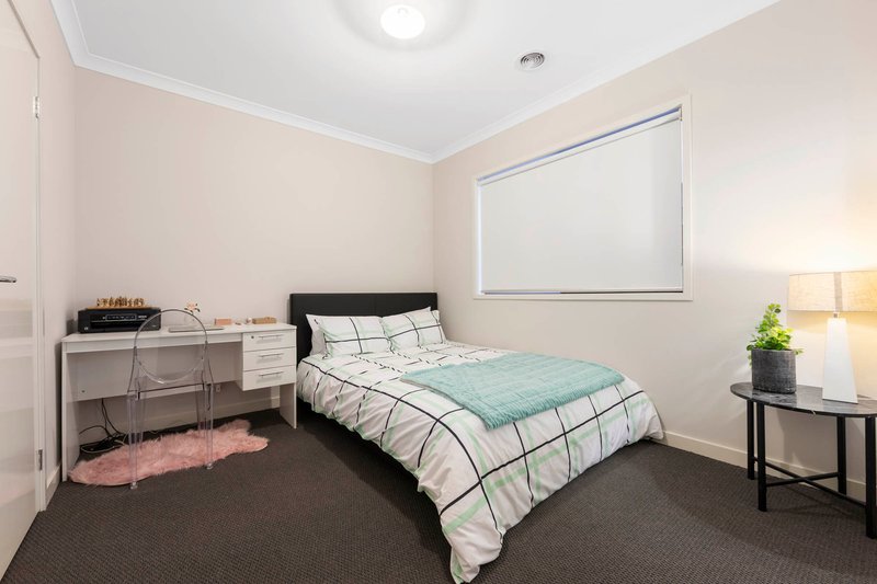 Photo - 3 Wavell Parade, Fraser Rise VIC 3336 - Image 12