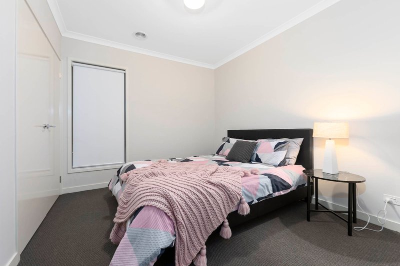 Photo - 3 Wavell Parade, Fraser Rise VIC 3336 - Image 13