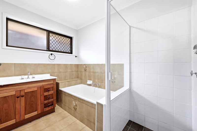 Photo - 3 Weekes Road, Carindale QLD 4152 - Image 12