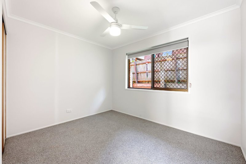 Photo - 3 Weekes Road, Carindale QLD 4152 - Image 13