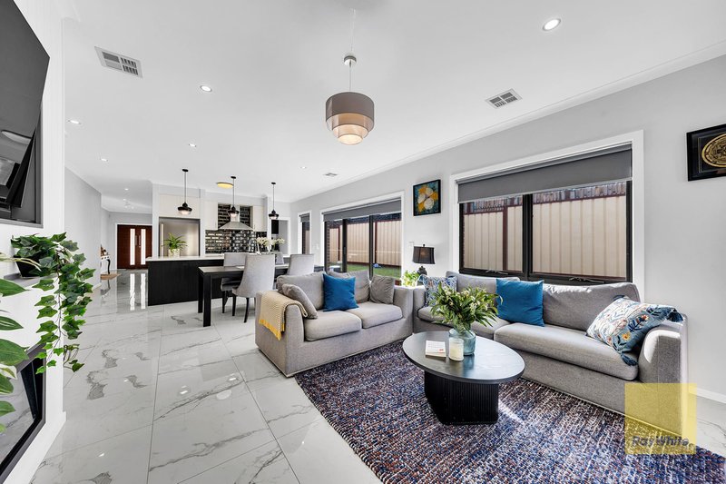 Photo - 3 Wendy Way, Tarneit VIC 3029 - Image 5