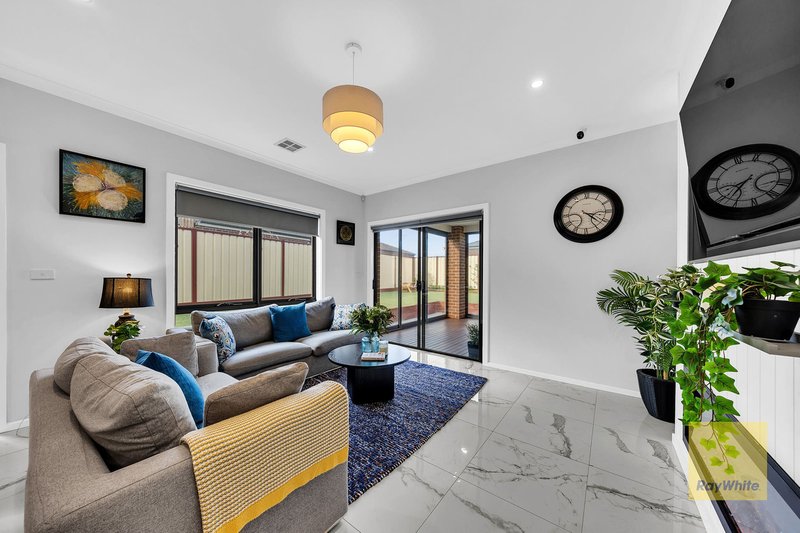 Photo - 3 Wendy Way, Tarneit VIC 3029 - Image 6