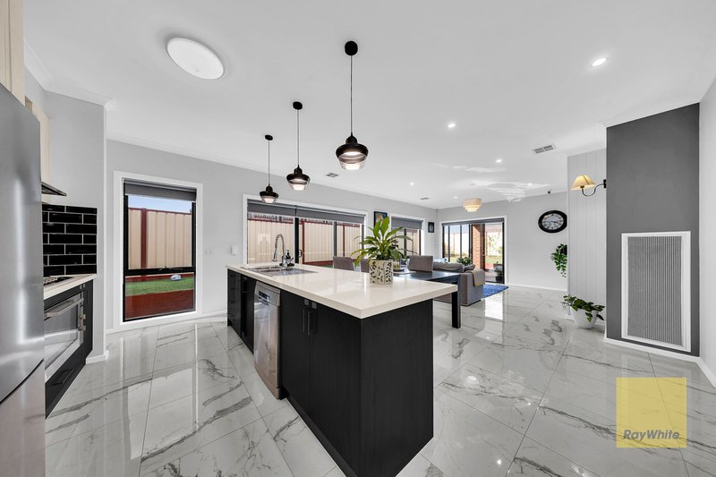 Photo - 3 Wendy Way, Tarneit VIC 3029 - Image 8