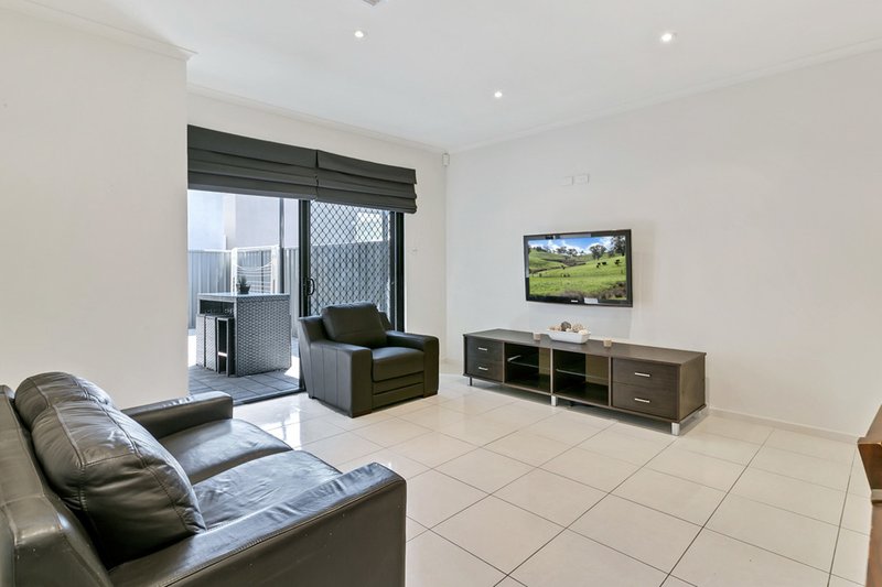 Photo - 3 Wentworth Street, Mawson Lakes SA 5095 - Image 3