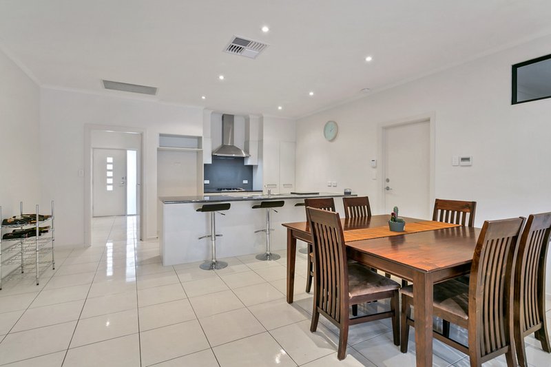 Photo - 3 Wentworth Street, Mawson Lakes SA 5095 - Image 5