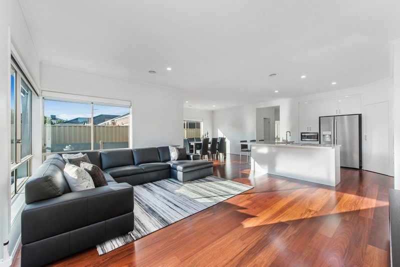 Photo - 3 Whatmough Street, Caroline Springs VIC 3023 - Image 9