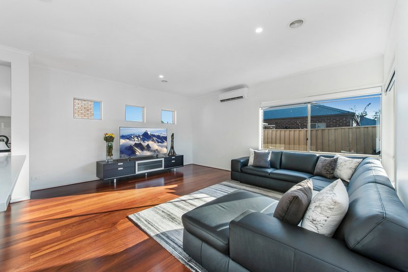 Photo - 3 Whatmough Street, Caroline Springs VIC 3023 - Image 10