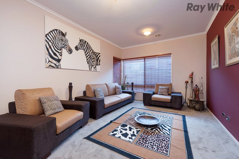 Photo - 3 Whatmough Street, Caroline Springs VIC 3023 - Image 3