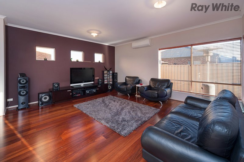 Photo - 3 Whatmough Street, Caroline Springs VIC 3023 - Image 5