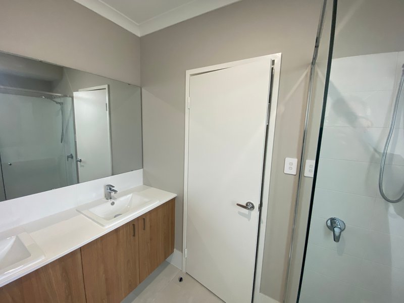 Photo - 3 Whetstone Road, Haynes WA 6112 - Image 9