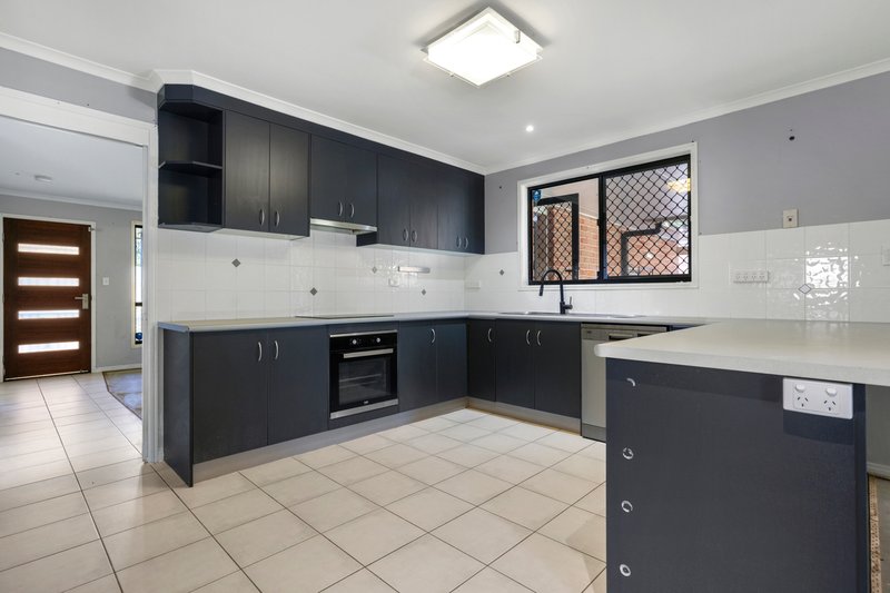 Photo - 3 Wicks Street, New Auckland QLD 4680 - Image 5