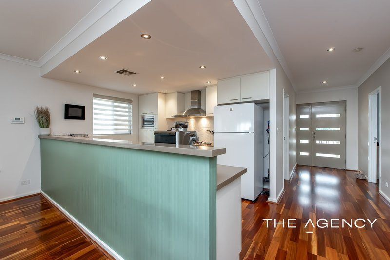 Photo - 3 Willandra Place, Hillarys WA 6025 - Image 3