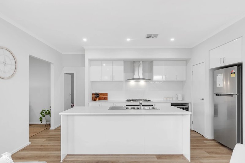Photo - 3 Willow Drive, Munno Para SA 5115 - Image 4