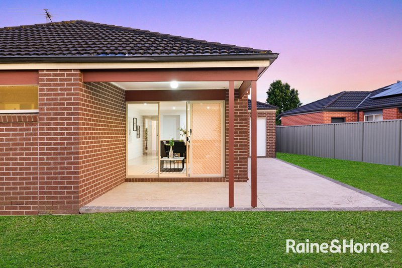 Photo - 3 Wiltshire Avenue, Cranbourne East VIC 3977 - Image 17