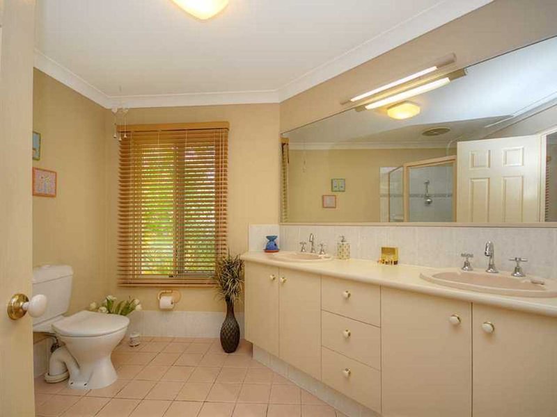 Photo - 3 Wincanton Place, Mudgeeraba QLD 4213 - Image 3