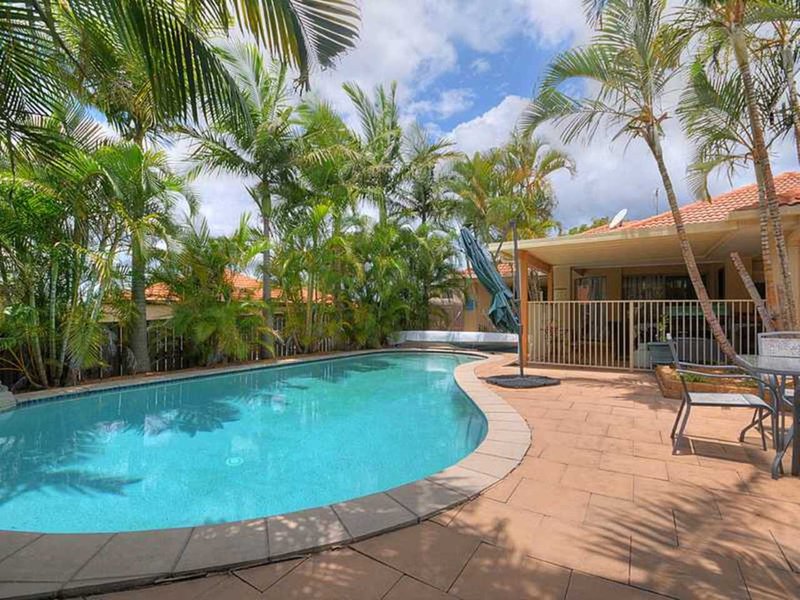 Photo - 3 Wincanton Place, Mudgeeraba QLD 4213 - Image 6