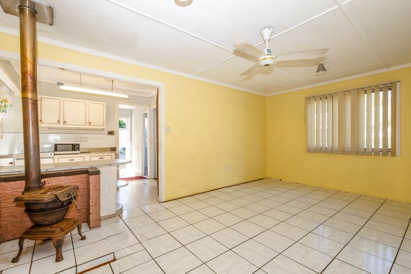 Photo - 3 Winnett Street, Woorim QLD 4507 - Image 6